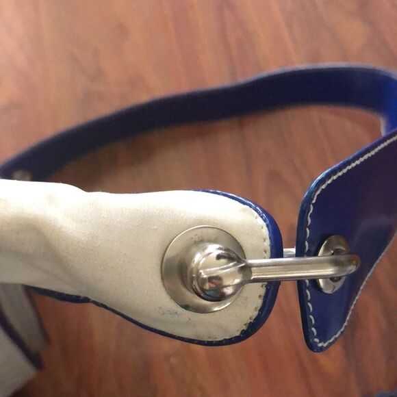 TOD’S Royal Blue and ivory handbag with leather trim. - Picture 9 of 16